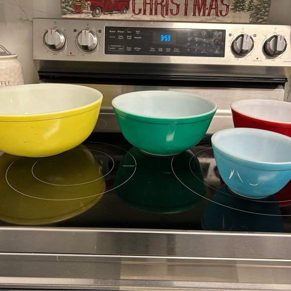 1940s complete Pyrex primary bowls set - Picture 2 of 5